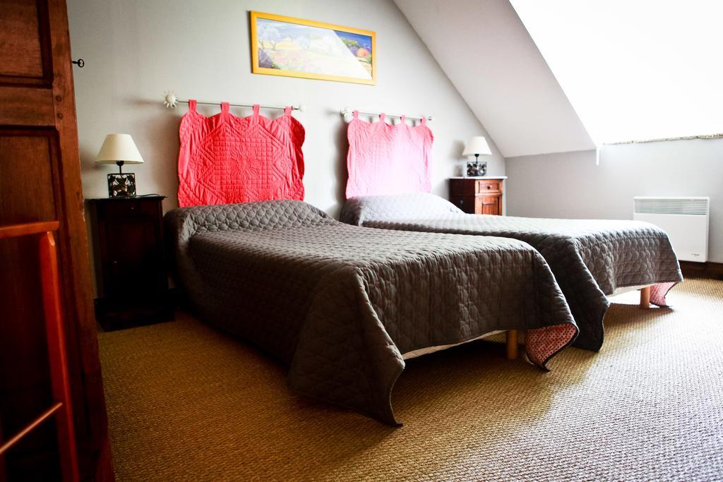 Domaine De La Vallee Aux Pages Bed & Breakfast Paray-Douaville Exterior photo