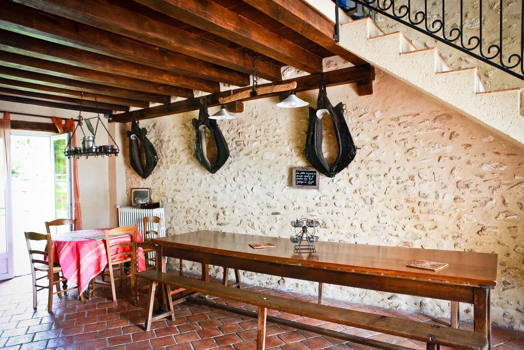 Domaine De La Vallee Aux Pages Bed & Breakfast Paray-Douaville Exterior photo